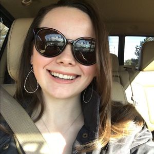 Meet your Posher, Liz